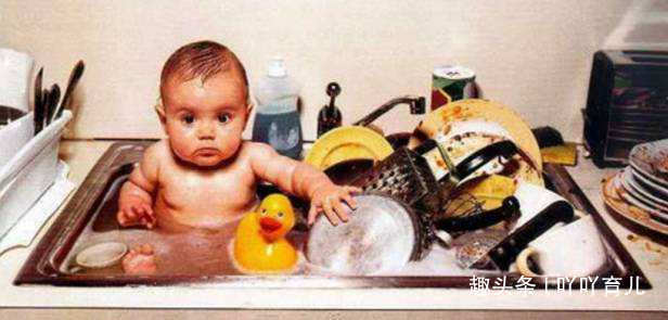 八张图告诉你什么叫“爸爸带娃,活着就行”,妈妈看完追着打!