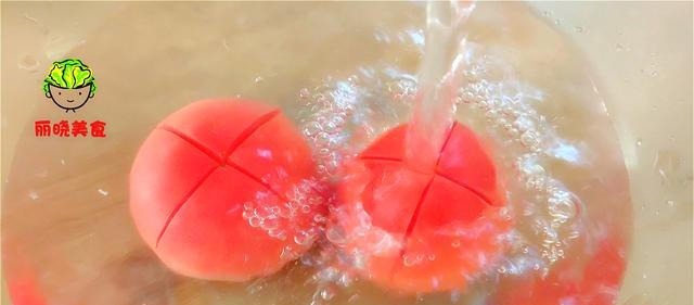 做鸡蛋汤时,不要再直接倒入鸡蛋了,教你一妙招,好喝到停不下嘴