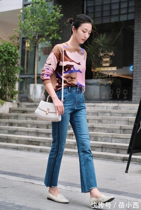 氛围感|早秋想穿出时髦氛围感？来跟着这位博主学，打造高级感并不难！