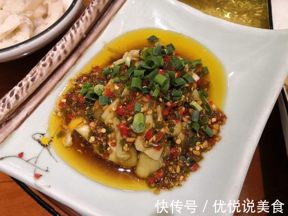 茄子放到锅里蒸一蒸,想不到这么好吃,软嫩入味,清爽鲜美不油腻