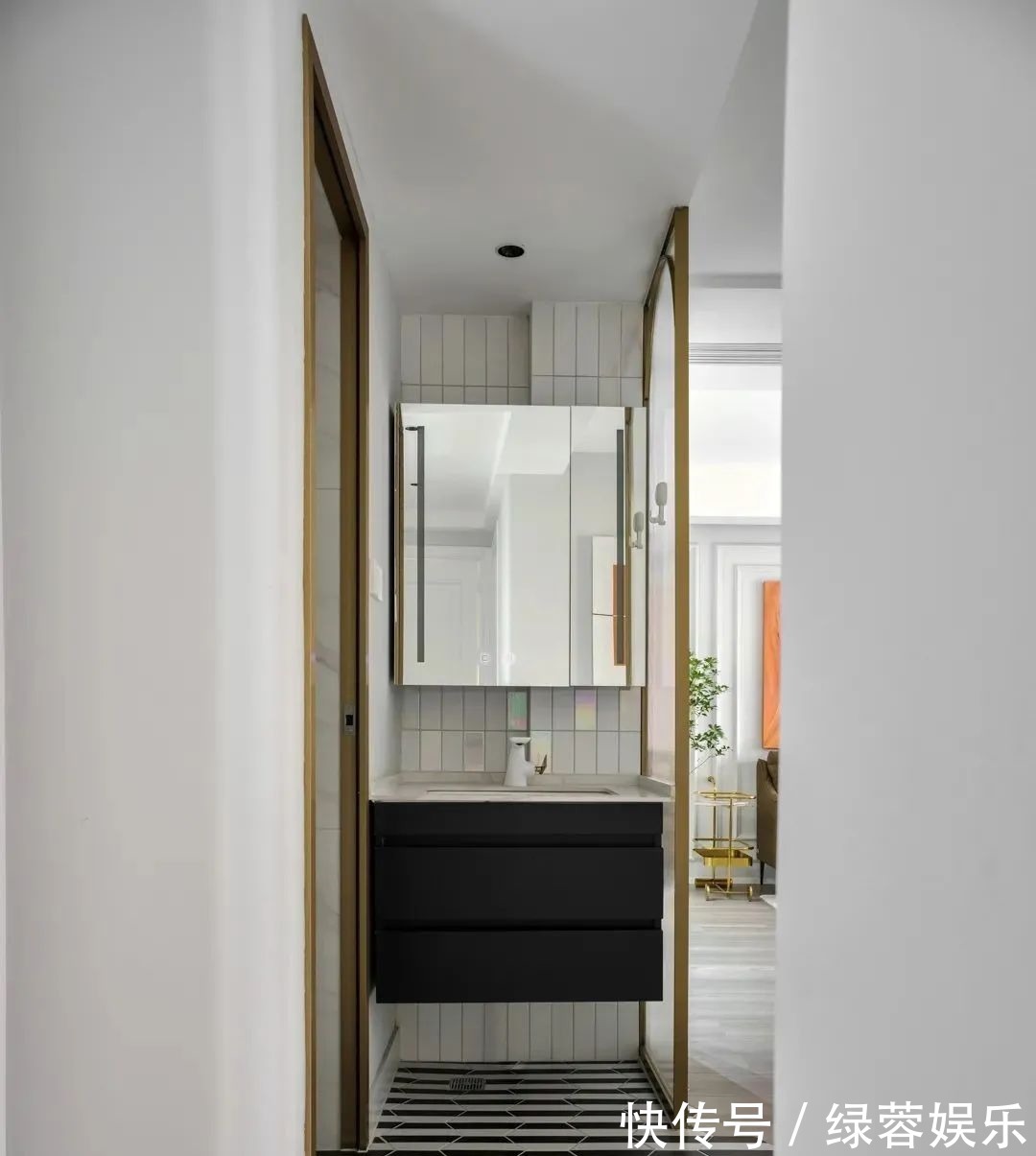 实用|案例分享▏102㎡精致温馨三居,简约实用又富有小资情调的家