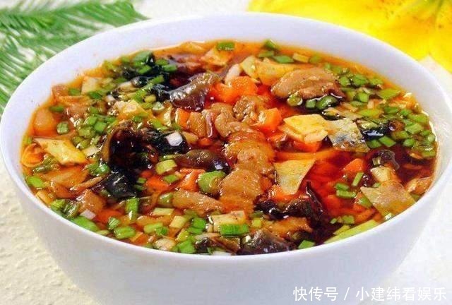 新疆的饮食记:非原产却被改良,那些虽然普通却被喜爱的美食