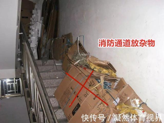 瓦片|既然露台不让封,不如沿墙打一整排柜子,当杂物间用,谁还拦着?