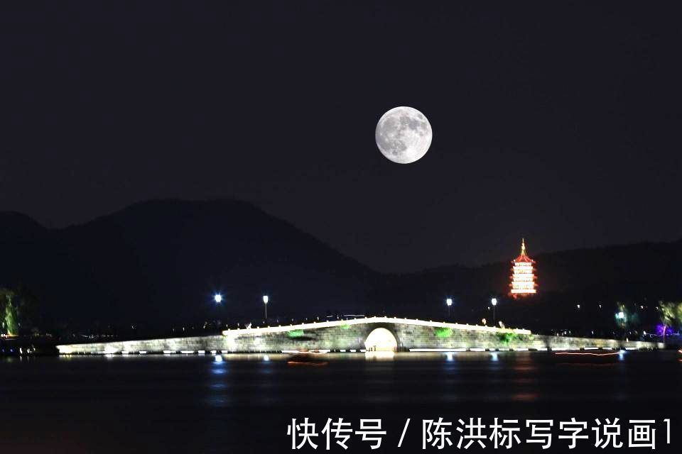 李白&5377首唐诗写尽300年间的月色,70首新唐诗,把当今的月色写神了