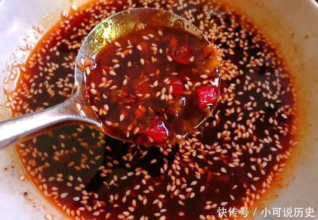 香辣嫩滑的口水鸡做法,一看就会,简单好做,没有一个说不好吃的