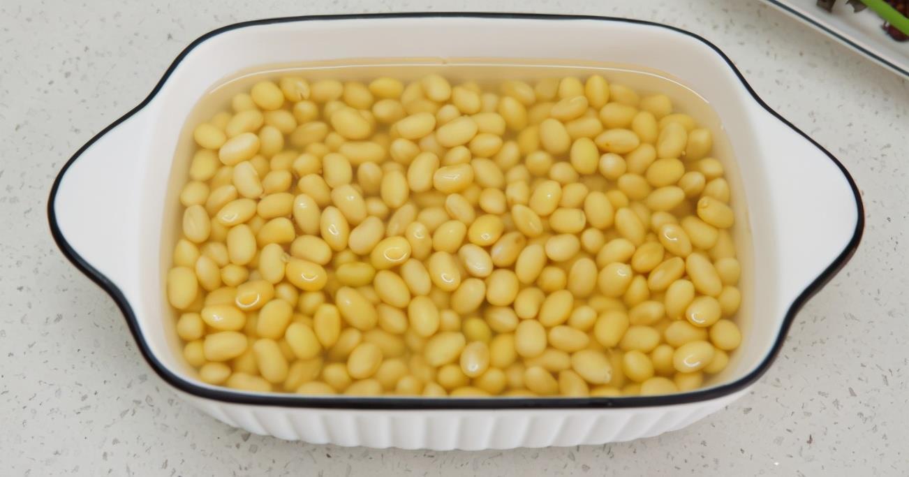 家有“3样废物”养花不用买肥料,知道为什么、该怎么用吗?