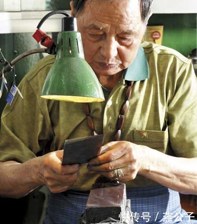 中国刀王有多厉害？半个地球都是他的顾客，坚持传统技术不容易