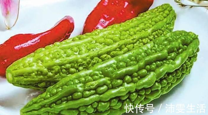平血压|苦瓜和此物一起吃，胜过万千保健品，能利尿活血，治胃病