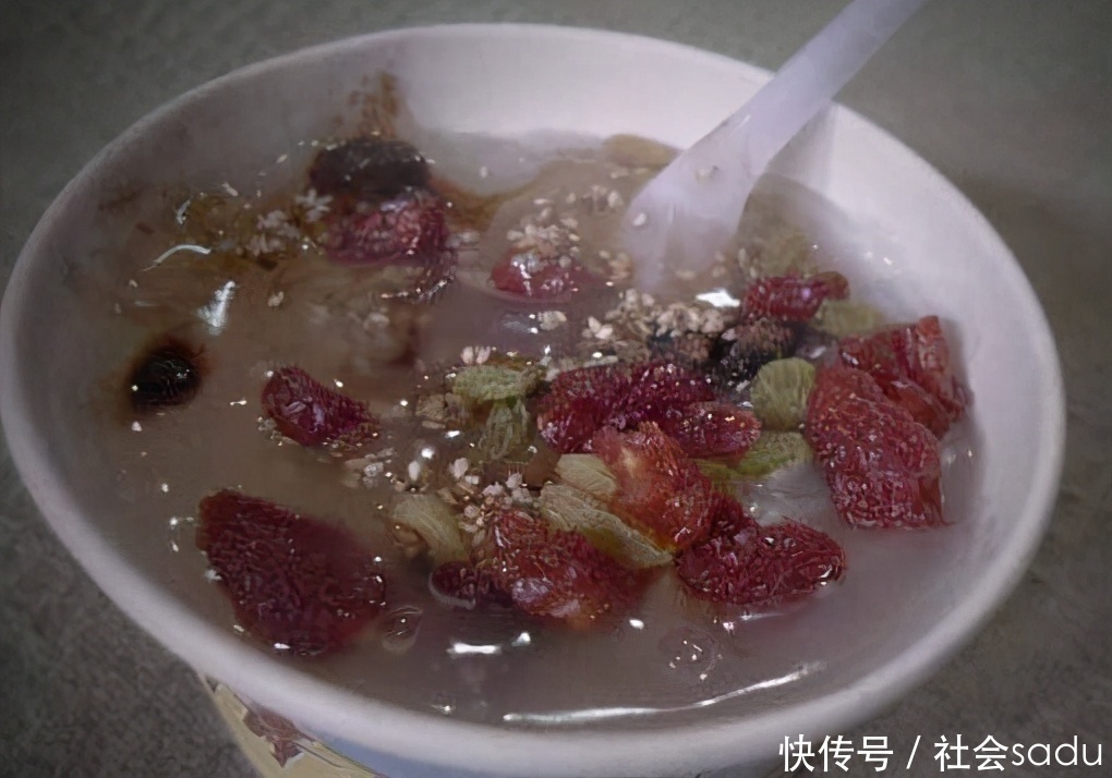 食物|女性不想老太快,多吃几种食物,排毒养颜、滋润皮肤,好处多多