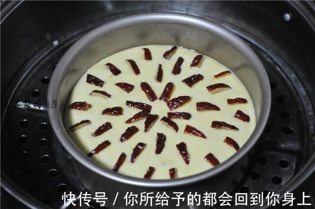 比电饭煲蛋糕还简单，不用面粉，不用烤箱，柔软蓬松，好吃又养胃