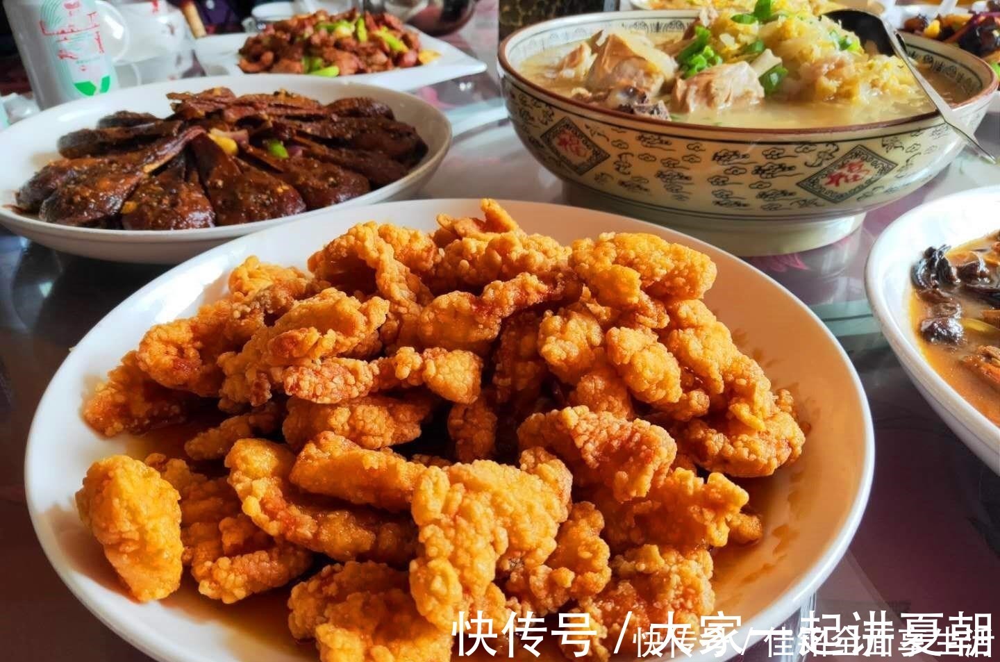 假期|假期,请南方同学吃饭,10个人8道菜,同学北方菜都这么硬吗