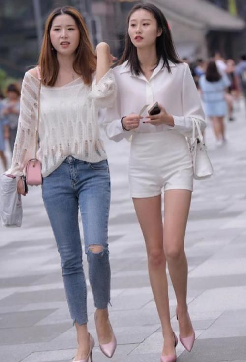 心花时尚秀：穿搭要前卫，随着感受走，才能美出本人的样式