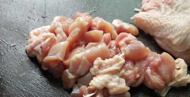 花甲炒鸡肉,好吃又下饭的一道家常菜,做法简单,我家常做