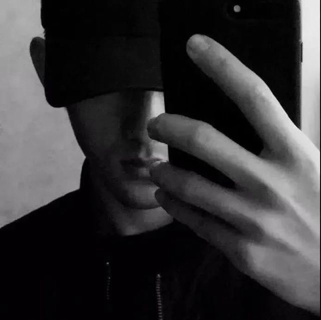 你说话时笑起来的模样真的胜过世间万物