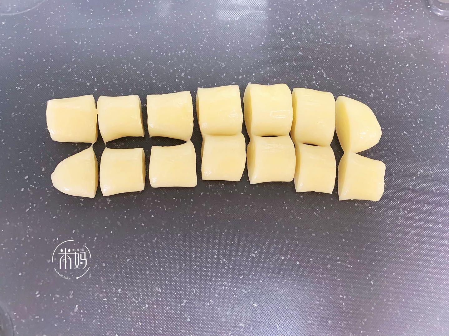 自从学会了这点心，女儿两三天就要吃，外酥里糯还拉丝，总吃不腻