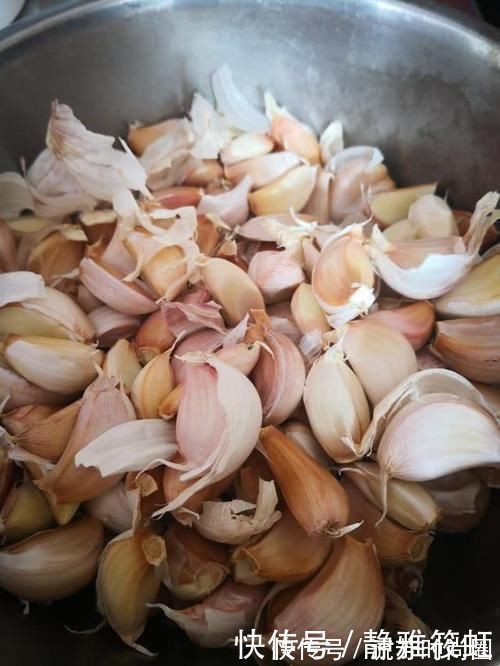 蒜瓣|它是天然“青霉素”,早晚各吃一粒,增强免疫力,老人小孩不感冒