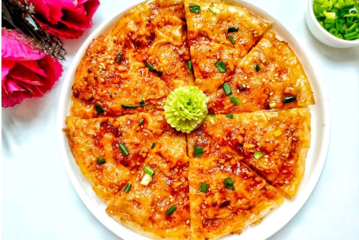 外面卖7元1斤的酱香饼自己在家做,外焦里嫩,真好吃