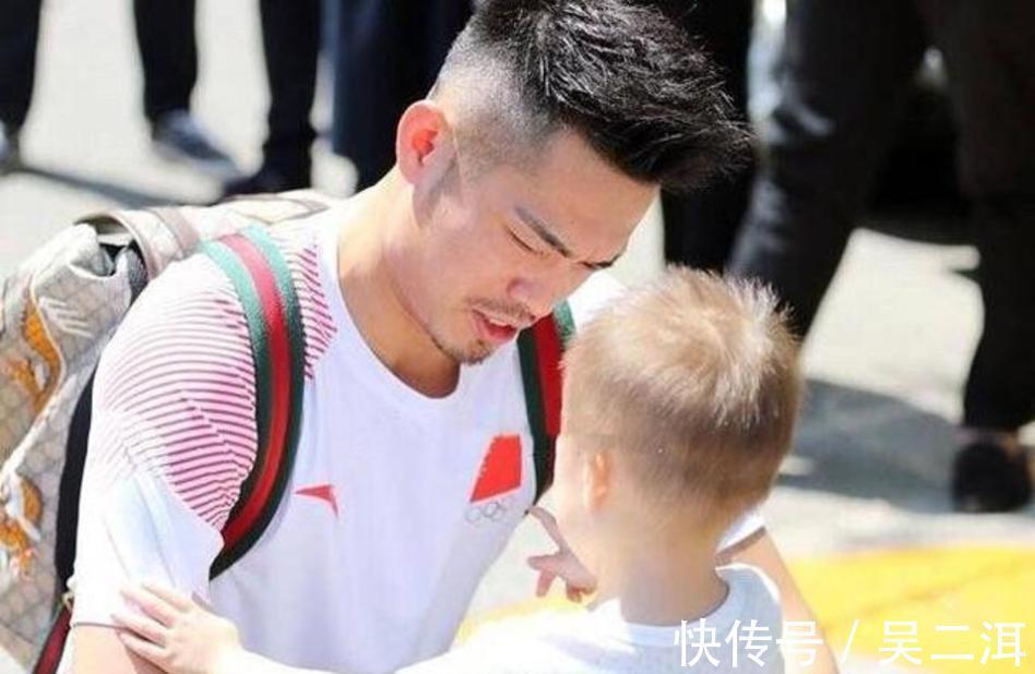 李宗伟|李宗伟晒萌娃打双打视频,球迷在线喊话林丹:加油!再生一个