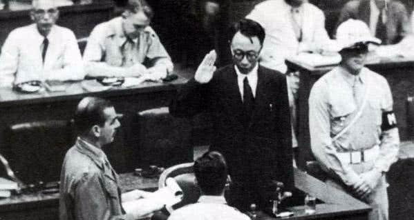 审判|溥仪最男人的8天，将审判席坐出龙椅的气势，拍桌怒怼日本天皇！