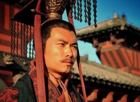 刘备|喊着匡扶汉室的刘备,何不迎接汉献帝入蜀为帝,反而自己称了帝?