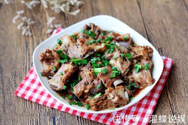 排骨的新做法,既好吃又不上火,2碗大米饭都吃不够