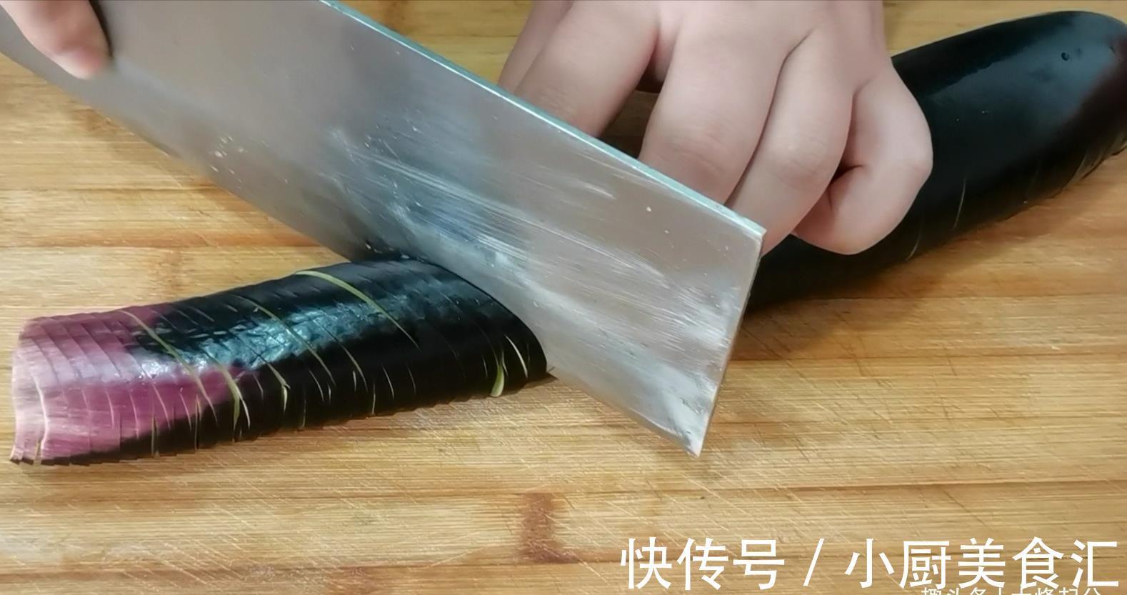 茄龙|家常菜烧茄龙的做法,教你一招,茄子不油炸,既酥软下饭又健康