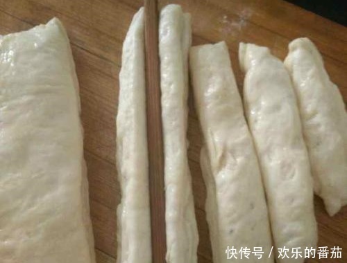 家人|欢乐番茄丨早餐不知道吃什么?酥脆可口的油条,家人都爱吃!