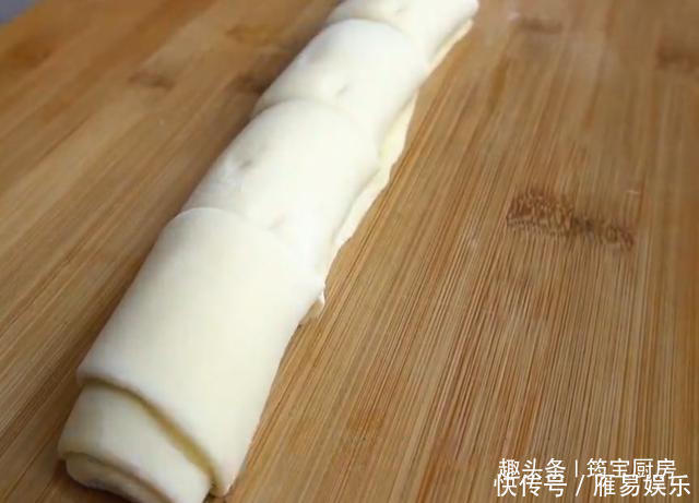 油酥糖饼这样做,孩子再也不吃零食了,又酥又甜,全家都爱吃