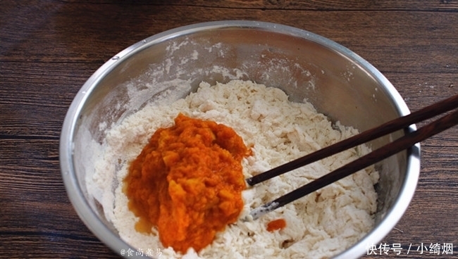 面食|不会捏包子可以试试此款面食,馅料丰富很营养,越嚼越香吃不腻