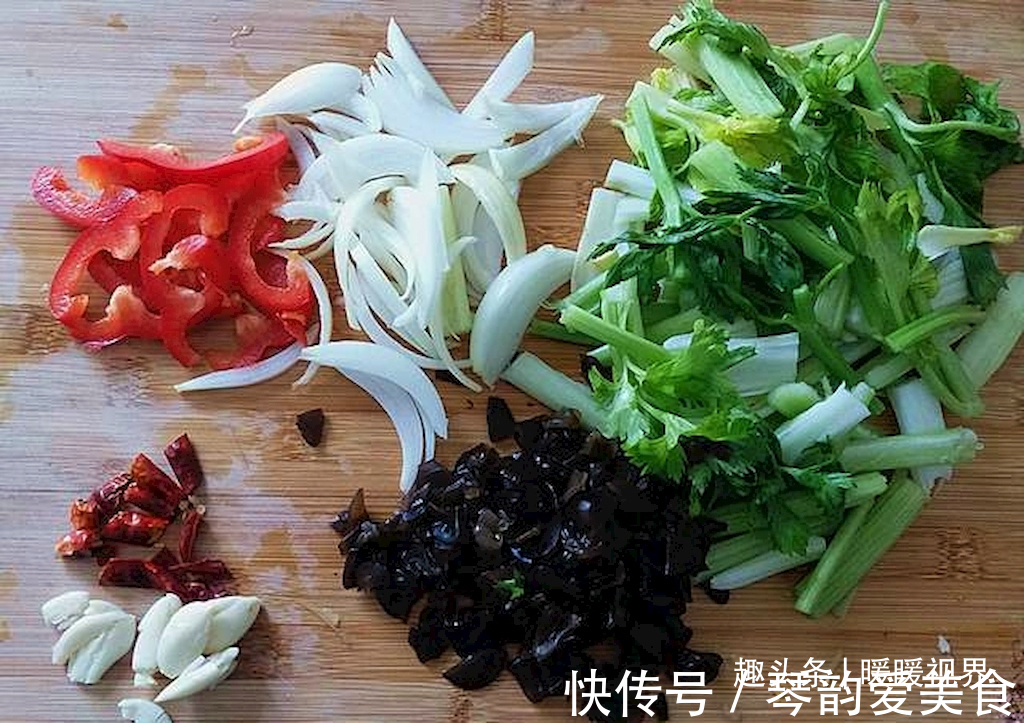 红椒|冬天多吃此菜,膳食纤维多,排出隔夜黑宿便,腰也越来越细了