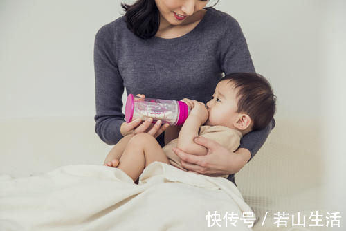 奶量|婴儿吃奶时为啥扭来扭去还哼唧?4个“语言信号”,新手爸妈了解