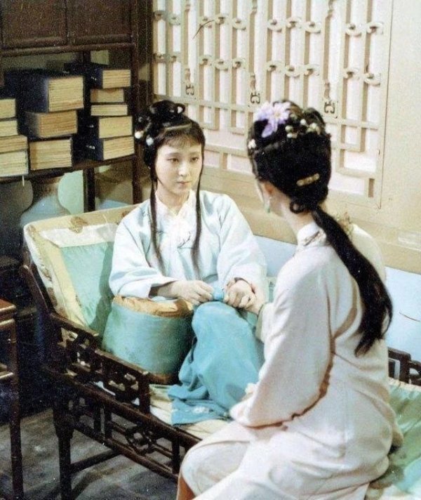 薛宝钗@如果你是男人,你愿意娶宝钗还是娶黛玉