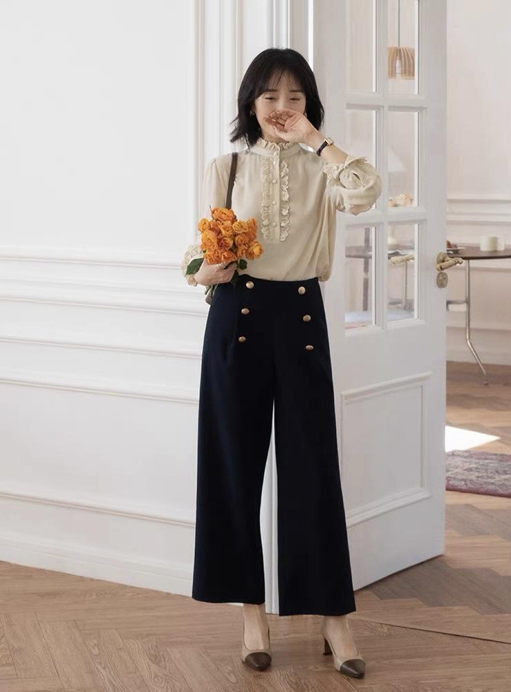 大地色|衣橱里一定要有一条“阔腿裤”,时髦精都爱,让你轻松穿出高级感