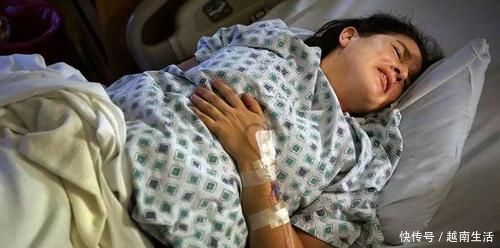 医生们|生孩子拉出“便便”很正常?产妇表示尴尬又酸爽,医生却说见多了