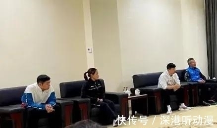 世锦赛|父母官探班,许昕刘诗雯马龙并排坐,刘诗雯最亮眼,樊振东很低调