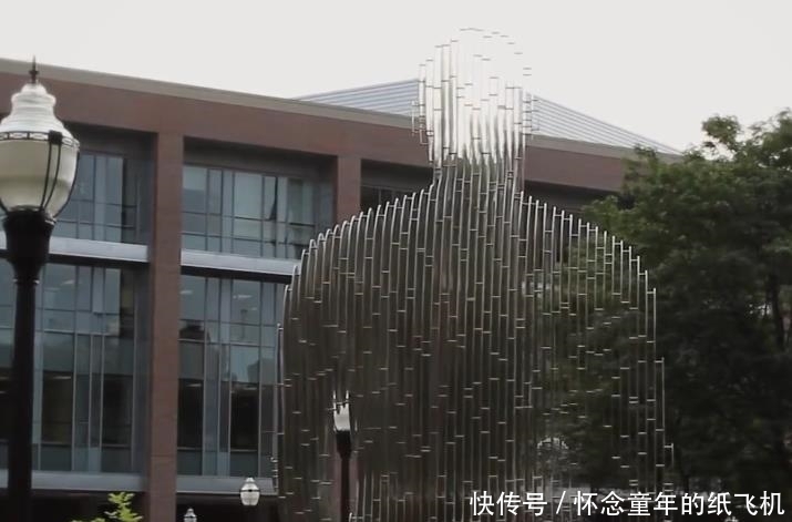 消失|世界上最“恐怖”的雕塑,远看还很正常,走近看却消失不见了