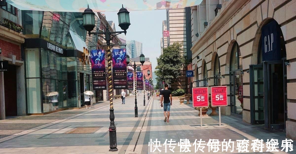 楚河汉界|万达“怒砸”500亿修建的“楚河汉街”, 现在还有人去吗!