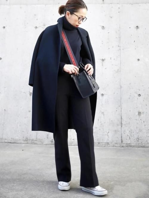 大衣这么穿，化复杂为简单，简约舒适又清爽利落！
