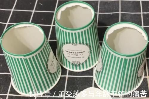 一次性纸杯我从来不扔，把3个纸杯底部剪开，粘在一起还有这妙用