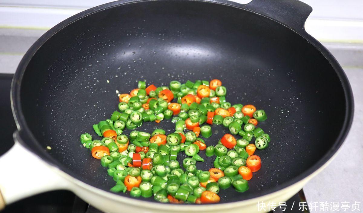 猪肝|嫩炒猪肝是孩子补铁和预防近视的食补佳品,关键还好吃