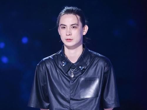 《中国好声音2021》八强晋级赛,回锅肉离场,男学员落单