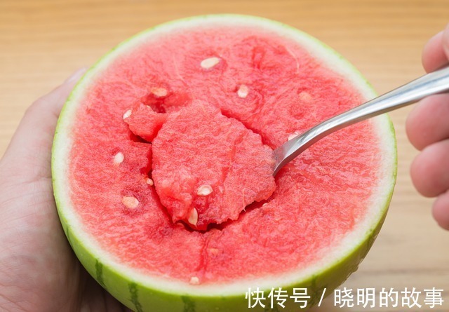 水果|孩子积食不能吃香蕉?医生:脾胃虚弱的孩子,3种水果建议少吃