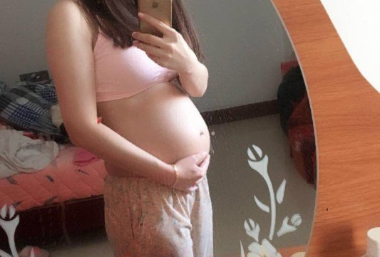 胎儿在宫内|准妈妈犯小错误,孕中期胎盘剥离,胎儿被引产