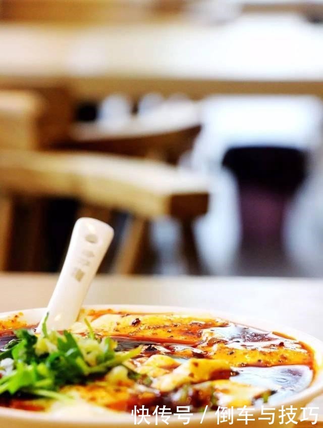 舍外,西安早餐界的一匹黑马,“胡辣汤中的爱马仕”