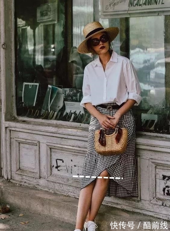 大衣 今年裙子流行“穿长不穿短”,遮肉显高抬气质,尤其配大衣,真美