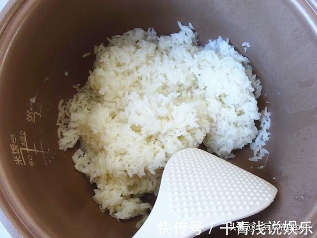 香蕉块|糯米香蕉卷,10分钟上桌,软糯糯甜丝丝,连吃也不腻