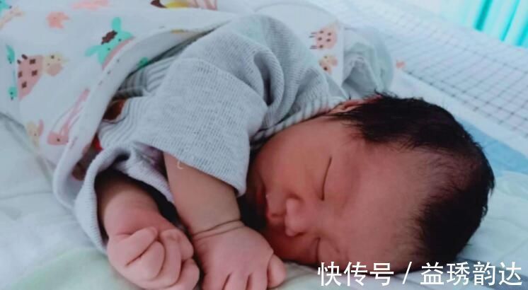 丽丽|一年长高25厘米!这个阶段是娃身高“猛涨期”,爸妈抓紧别错过