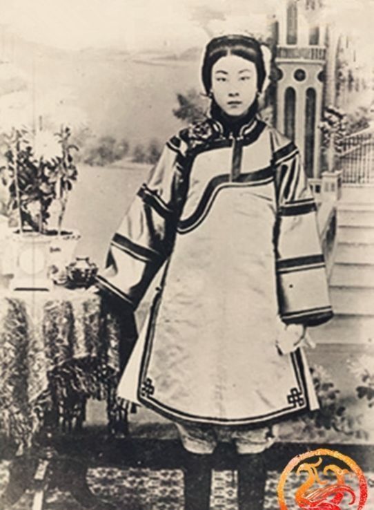 真实的青楼女子老照片大多长相漂亮,却也都是身世凄惨的可怜人