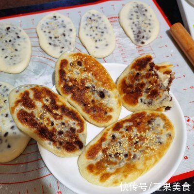 正宗地道的消耗豆沙馅之平底锅酥饼做法,速来围观