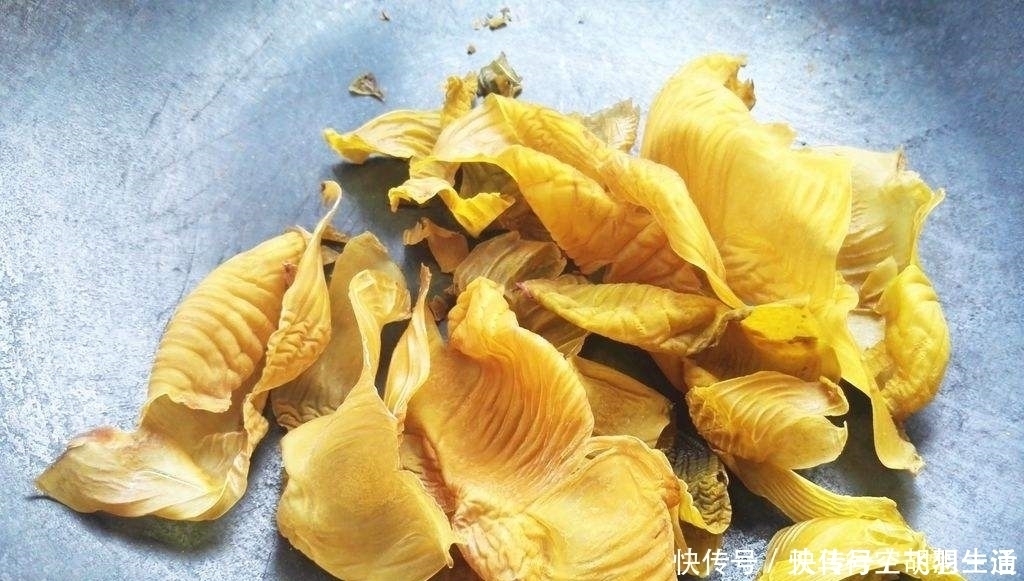 食积|黄芪与鸡内金一起,健脾又消食,家中有老人和小孩者,不妨常备